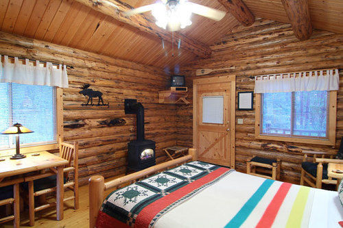 Silverwolf Log Chalets Coram Экстерьер фото