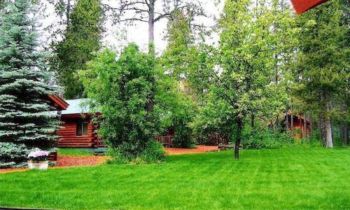 Silverwolf Log Chalets Coram Экстерьер фото